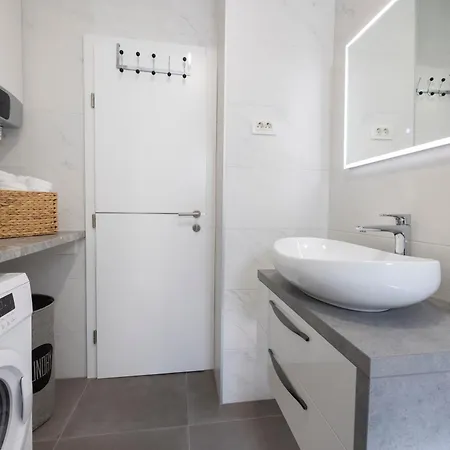 Luxury And Peaceful Paradise Appartamento Makarska